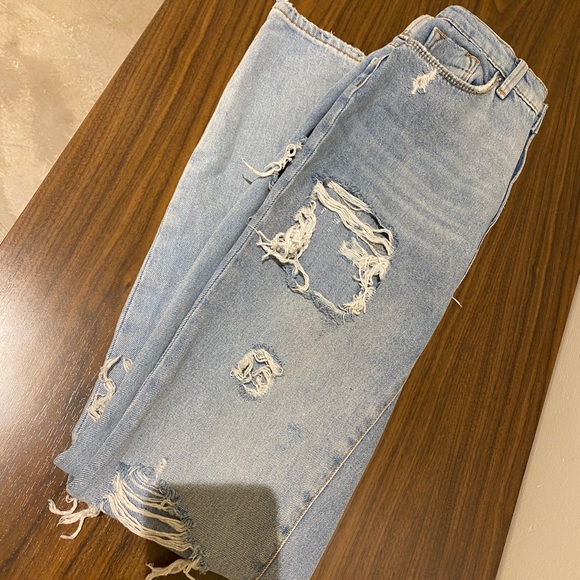 Ripped Mom High Rise Jeans - Picture 6 of 7